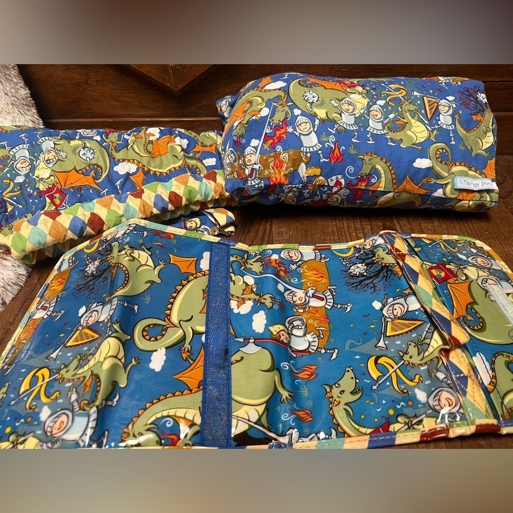 Toddler Backpack with matching pillow and color case- knight and dragon - Picture 5 of 8